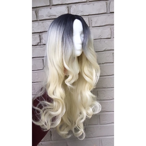 ✨ Blonde Ombré Wig ✨ - Picture 7 of 8